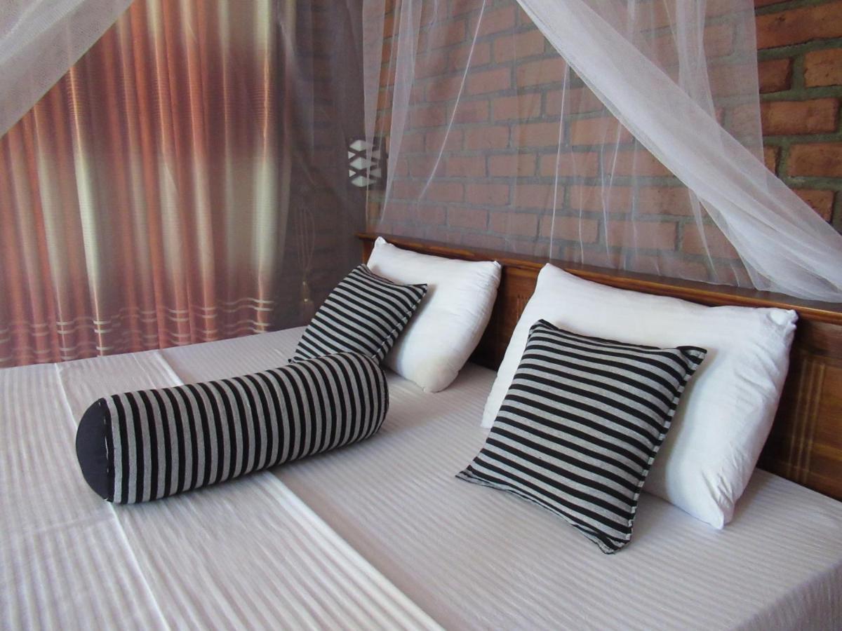 Bed and Breakfast The Rezt Элла Экстерьер фото